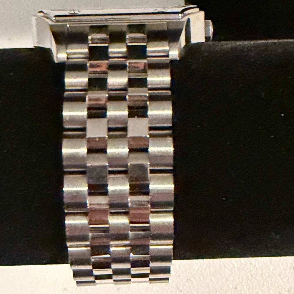 Valentino V39 Swiss Made Watch Stainless Steel Octagon Case Silver Dial Date - Picture 2 of 7